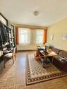 geräumiges Wohnzimmer - 
