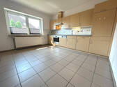 Küche mit Einbaugeräten für kulinarisches Kochen - 5 Zimmer Einfamilienhaus in Kronprinzenkoog