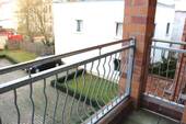 Balkon mit Blick auf Hinterhof - 