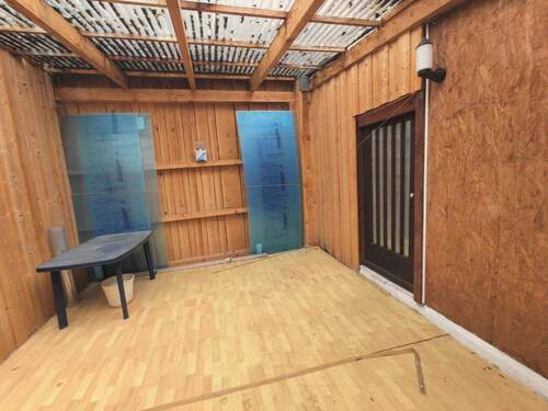 Durchgang v. Haus zu Garagen - 2 Zimmer Einfamilienhaus in Beratzhausen