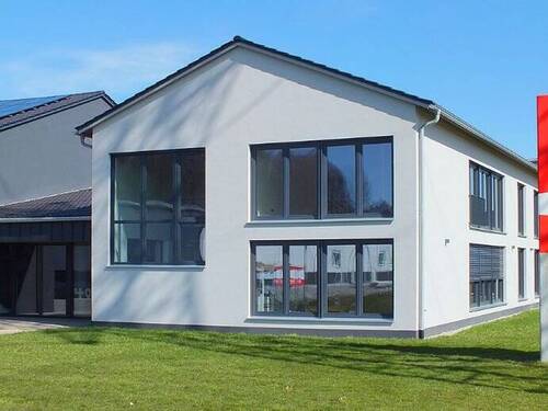 Südansicht - Moderne Büroräume - Erstbezug - im Gewerbegebiet