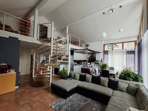 Wohnzimmer mit Galerie - 