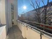 Balkon Straßenseite - 