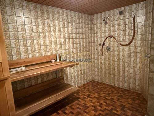 Dusche bei der Sauna - 