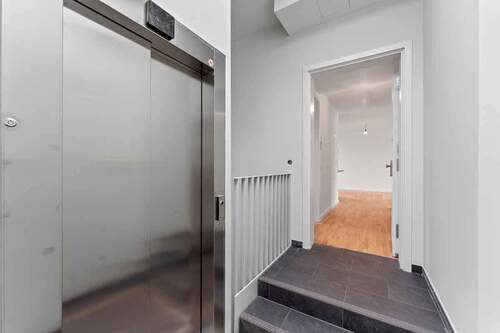 Aufzug, Eingang Musterwohnung - 