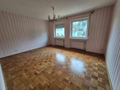 Schlafzimmer Erdgeschoss - Mehrfamilienhaus, Wohnhaus mit 243,00 m&sup2; in Boppard zum Kaufen