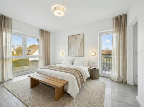 Eltern Schlafzimmer mit angrenzender Ankleide im OG - 