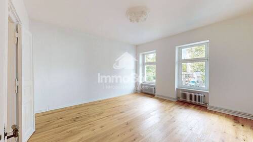 Zimmer 1 - 3 Zimmer Etagenwohnung zum Kaufen in Berlin