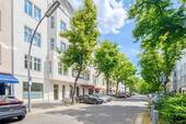 Hausansicht und Blick zum Savi - Man lebt nur einmal - zum Beispiel hier am Savignyplatz - VERMIETET