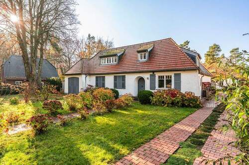Hausansicht - Zwischen Wald und Wasser - Idyllisches Landhaus im Norden Potsdams
