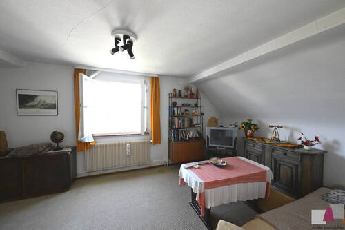 Zimmer 2 DG - Mehrfamilienhaus, Wohnhaus mit 218,00 m² in Lörrach zum Kaufen