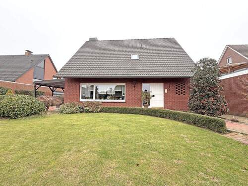 Außenansicht - Solides Einfamilienhaus mit viel Platz!