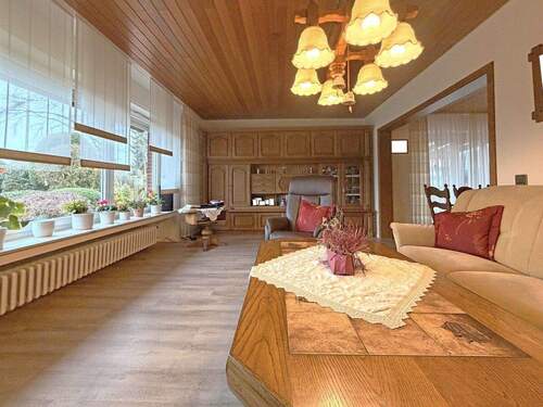 Wohnzimmer - 4 Zimmer Einfamilienhaus zum Kaufen in Schüttorf