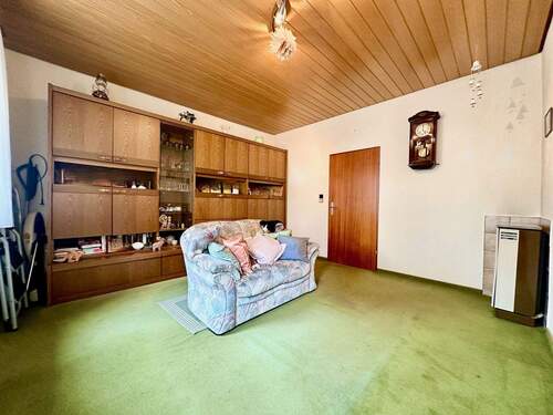 Wohnzimmer - 4 Zimmer Einfamilienhaus in Werneck