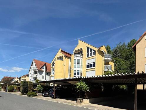 Carport direkt vor dem Haus - 3 Zimmer Etagenwohnung zum Kaufen in Dohma