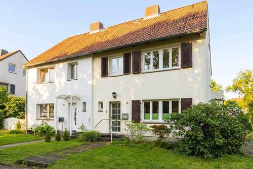 Außenansicht - Gemütliche Doppelhaushälfte mit idyllischem Garten im Roten Feld