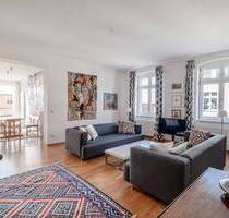 Ein Rückzugsort mitten in der Stadt - Stilvolle Altbauwohnung mit sonnigem Westbalkon - Berlin