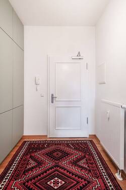 Eingangsbereich mit Einbauschränken - 