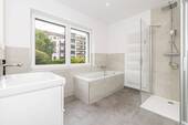 Badezimmer - Etagenwohnung mit 94,00 m&sup2; in Leipzig zum Kaufen