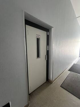 Aufzug - Mehrfamilienhaus, Wohnhaus in Mönchengladbach-Stadtmitte zum Kaufen