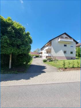 Gesamtansicht Haus - Etagenwohnung mit 100,30 m² in Radolfzell am Bodensee / Güttingen zum Kaufen