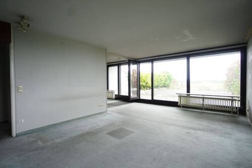 Helles Wohn-/Esszimmer - 4 Zimmer Etagenwohnung in Stuttgart