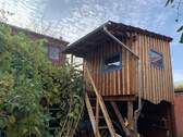 Baumhaus und Schuppen - 