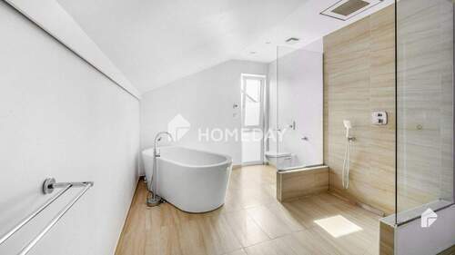 1. OG Badezimmer 1 - 