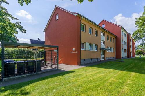 Blick zu den Eingängen - 3 Zimmer Etagenwohnung zum Kaufen in Eutin