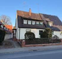 Stark sanierungsbedürftige Doppelhaushälfte für RENOVIERUNGSPROFIS - Bubenreuth