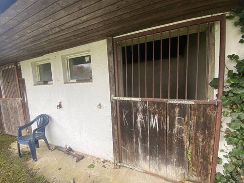 Pferdestall mit 2 Boxen - 