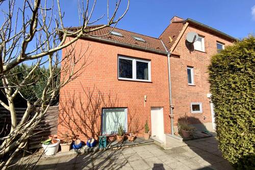 Hausansicht von der Terrasse - Doppelhaushälfte mit 127,00 m&sup2; in Lübeck zum Kaufen