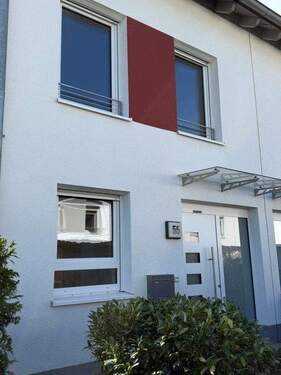 Hauseingang - 5 Zimmer Reihenendhaus zur Miete in Frankfurt am Main