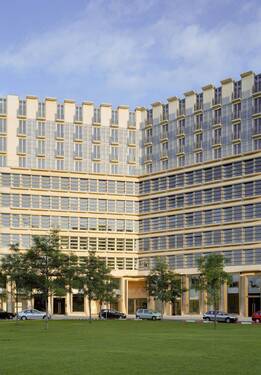 Hausansicht - 4 Zimmer Etagenwohnung zur Miete in Berlin