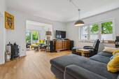 großer Wohnbereich - 5 Zimmer Etagenwohnung in Berlin