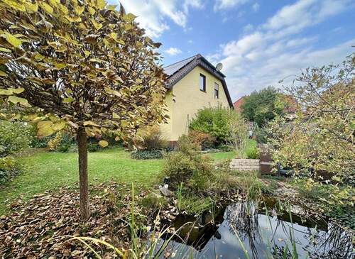 Außenaufnahme_Teich - 7 Zimmer Mehrfamilienhaus, Wohnhaus in Dietenhofen