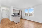 Eingang, Küche Musterwohnung - 