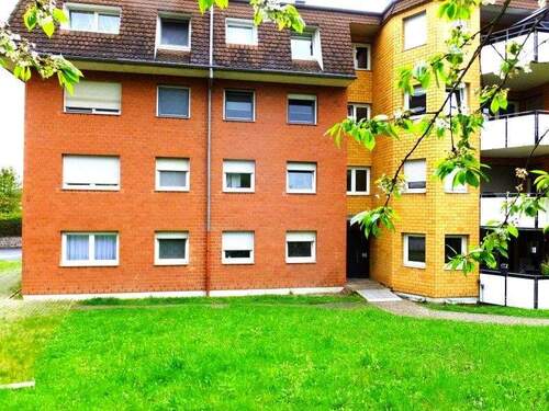 barrierefreier Hauseingang - 3 Zimmer Etagenwohnung zur Miete in Lollar