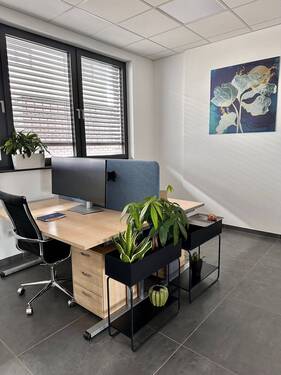 Möbliertes Büro mit Schreibtisch für 1–2 Personen - Büro in Brühl