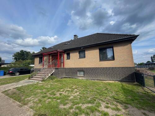 Hausansicht - 8 Zimmer Einfamilienhaus zum Kaufen in Tespe