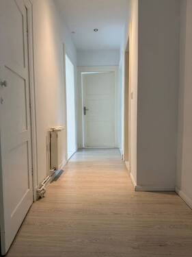 Flur - Etagenwohnung mit 83,60 m² in Frankfurt (Oder) zur Miete