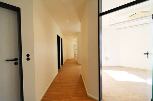 Flur mit Zugang zu den Räumen - Büro in Vechta