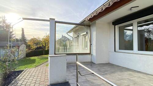 Terrasse zum Gartenhaus,Garage - 