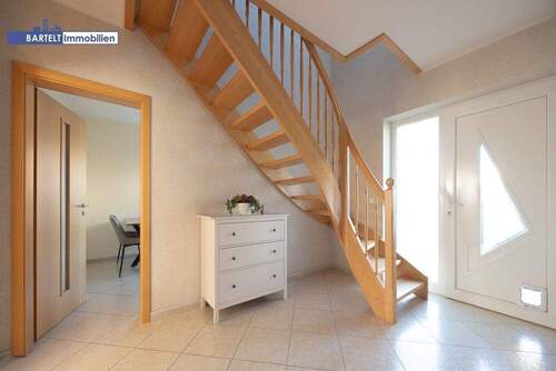 Flur - Einfamilienhaus mit 123,00 m&sup2; in Pattensen zum Kaufen