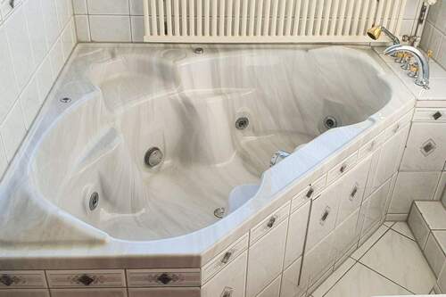 Wanne mit Whirlpoolfunktion - 