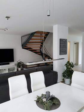 Bild 2 - 4 Zimmer Doppelhaushälfte zur Miete in Frensdorf