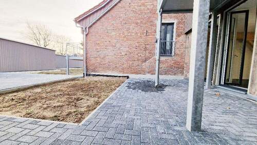 Terrasse mit Grünfläche - 