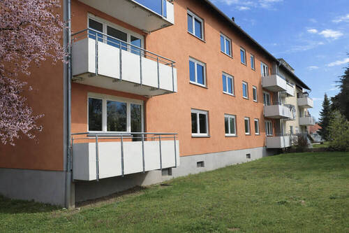 Ansicht Süd-West - Gemütliche, ruhig gelegene 2-Zimmer-Wohnung Hochparterre in Forst!