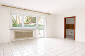 Wohn- Esszimmer mit Zugang Balkon - 