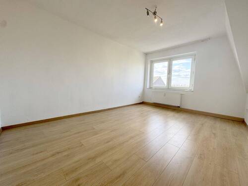 Wohnzimmer - Frisch renoviert: Einziehen, auspacken, wohlfühlen!